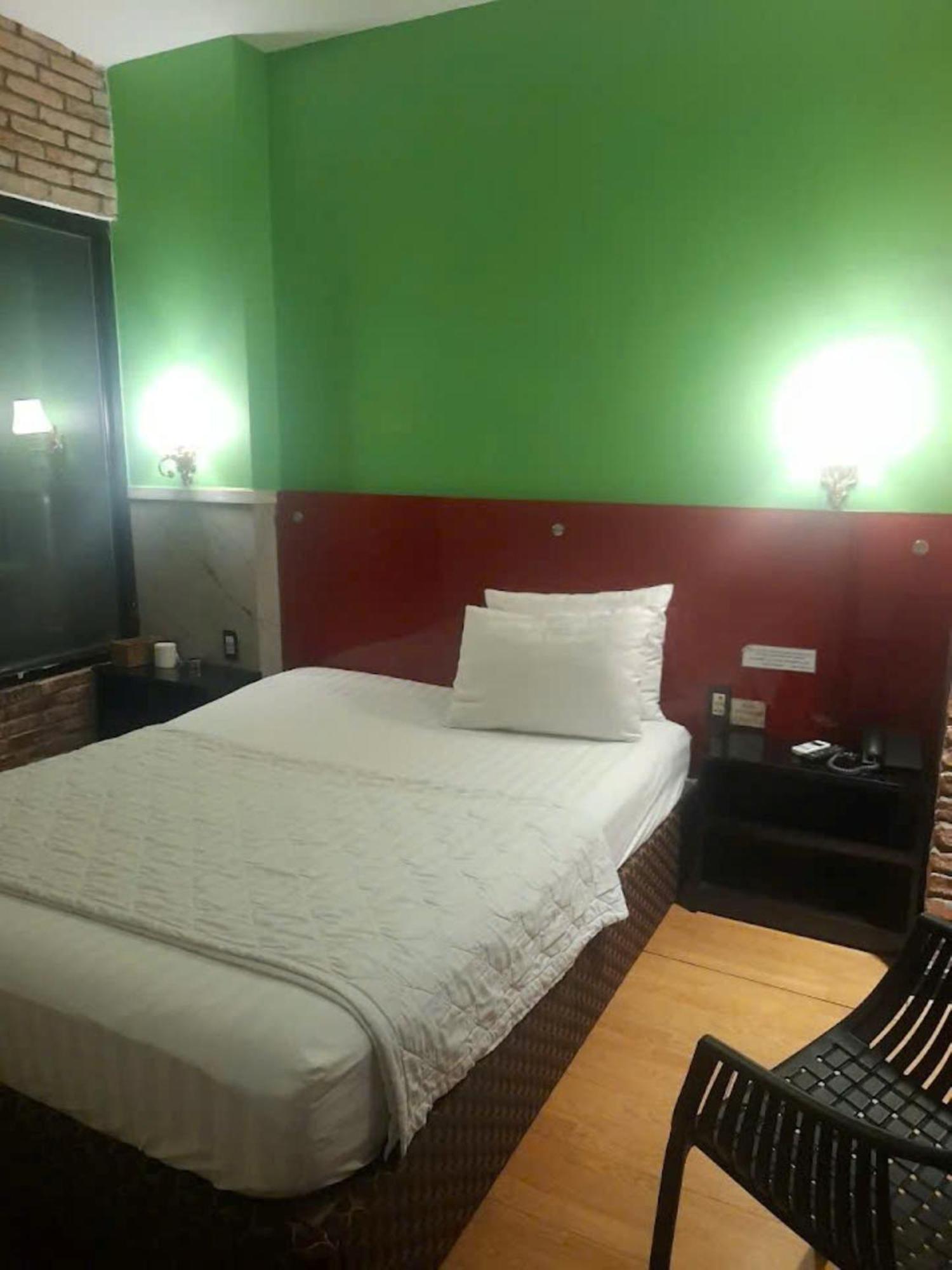 Gia Huyen Hotel Ho Chi Minh City Bagian luar foto